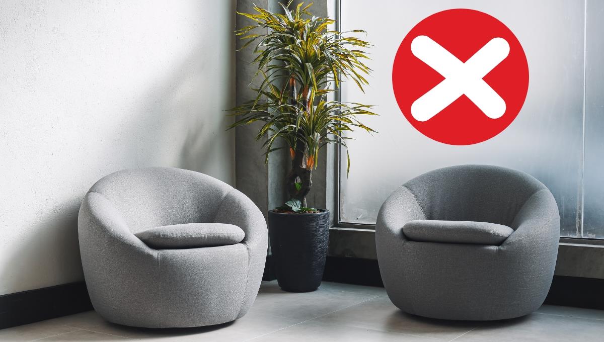 El sofá pegado a la pared es cosa del pasado: la nueva tendencia en decoración